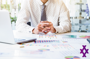 É caro investir por meio de uma corretora de valores?